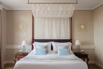 The Rock Hotel