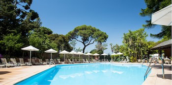 The Rock Hotel