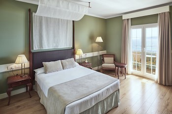 The Rock Hotel