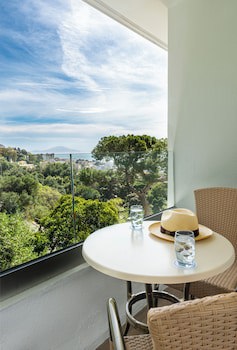 The Rock Hotel