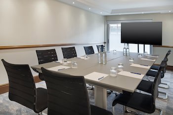 Delta Hotels By Marriott Heathrow Windsor
