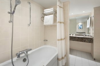 Delta Hotels By Marriott Heathrow Windsor