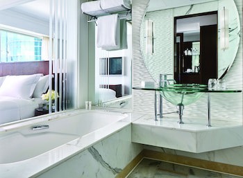 Cordis, Hong Kong