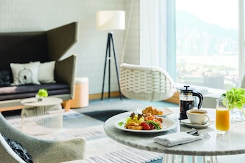Cordis, Hong Kong