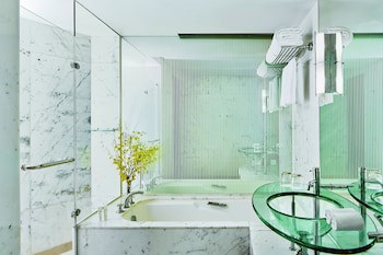 Cordis, Hong Kong