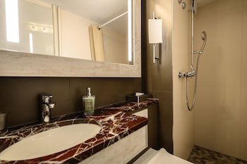 Alexander Guesthouse