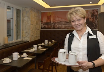 Alexander Guesthouse