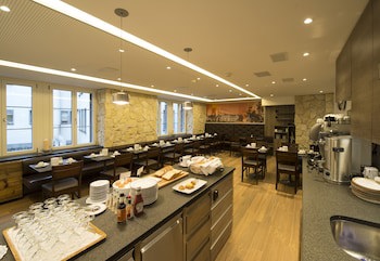 Alexander Guesthouse