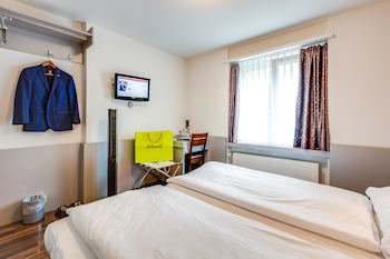 Alexander Guesthouse