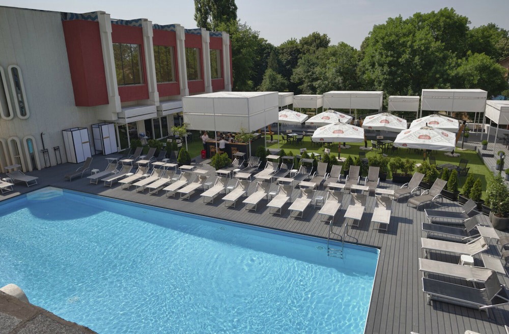 North Star Continental Resort