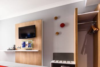 Holiday Inn Express Portsmouth - Gunwharf Quays, An Ihg Hotel
