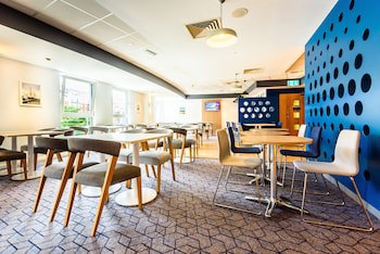 Holiday Inn Express Portsmouth - Gunwharf Quays, An Ihg Hotel