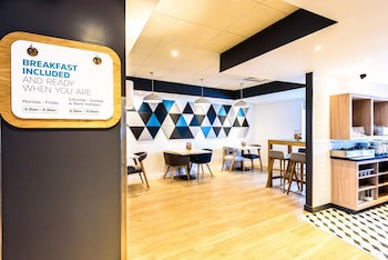 Holiday Inn Express Portsmouth - Gunwharf Quays, An Ihg Hotel