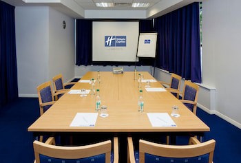 Holiday Inn Express Portsmouth - Gunwharf Quays, An Ihg Hotel
