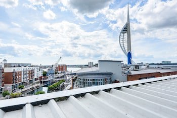 Holiday Inn Express Portsmouth - Gunwharf Quays, An Ihg Hotel