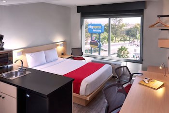 City Express By Marriott Leon