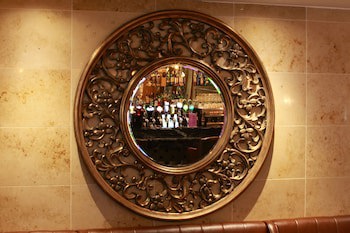 Academy Plaza Hotel