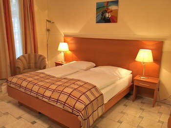 Continental Hotel-Pension