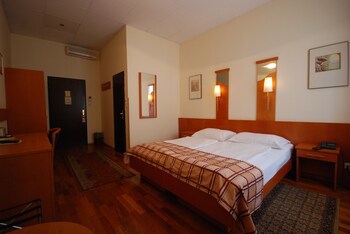 Continental Hotel-Pension