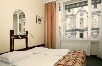 Continental Hotel-Pension