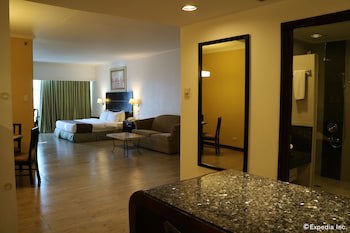 Days Hotel Iloilo