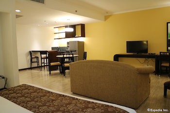 Days Hotel Iloilo