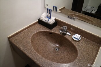 Days Hotel Iloilo
