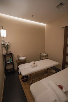 Days Hotel Iloilo