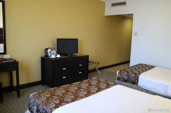 Days Hotel Iloilo