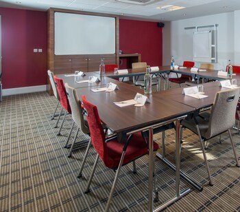 Holiday Inn Express Birmingham - Oldbury, An Ihg Hotel