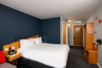Holiday Inn Express Birmingham - Oldbury, An Ihg Hotel