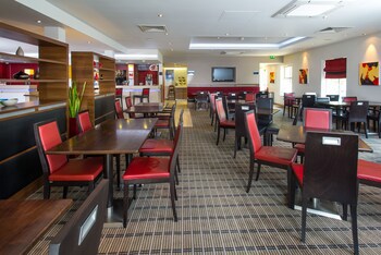 Holiday Inn Express Birmingham - Oldbury, An Ihg Hotel