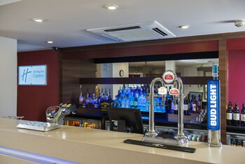 Holiday Inn Express Birmingham - Oldbury, An Ihg Hotel