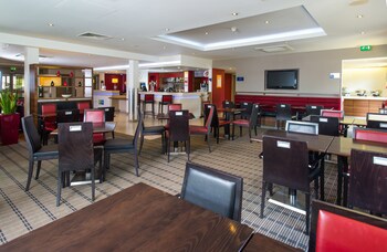 Holiday Inn Express Birmingham - Oldbury, An Ihg Hotel