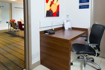 Holiday Inn Express Birmingham - Oldbury, An Ihg Hotel