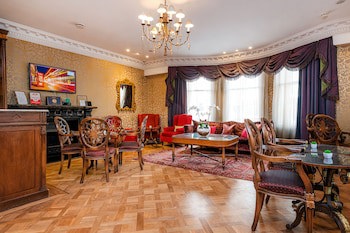 Ashburn Hotel