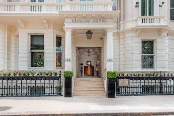 Ashburn Hotel