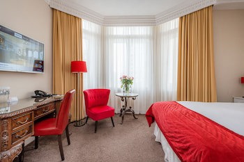 Ashburn Hotel