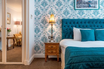 Ashburn Hotel