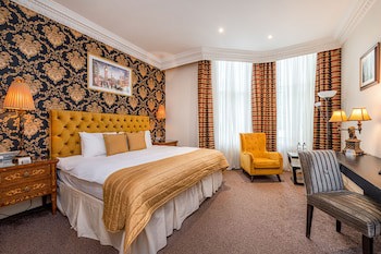 Ashburn Hotel