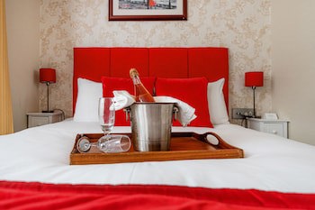 Ashburn Hotel