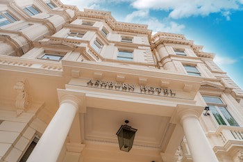 Ashburn Hotel