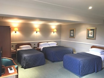 Cairn Hotel