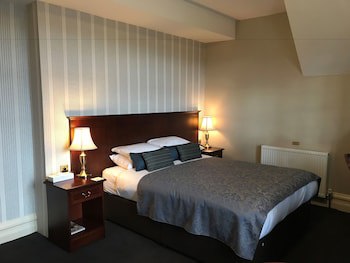 Cairn Hotel