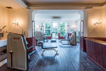 Cairn Hotel