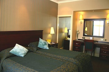 Cairn Hotel