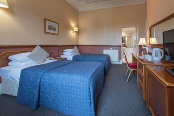 Cairn Hotel