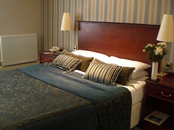 Cairn Hotel