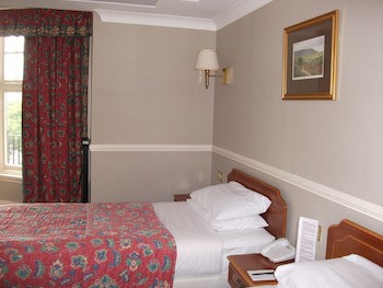 Cairn Hotel