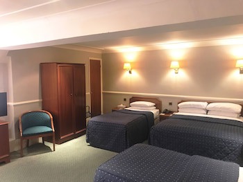 Cairn Hotel